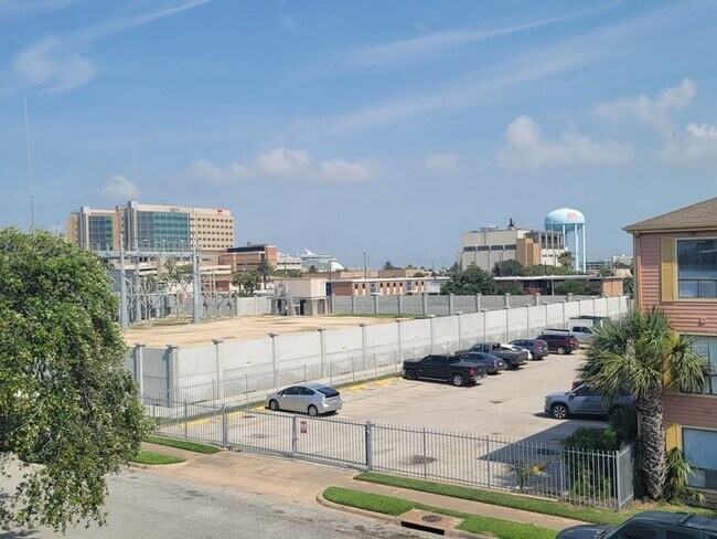 Building Photo - 215 Postoffice St