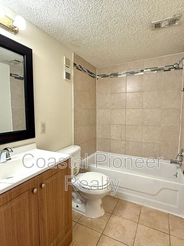 Building Photo - 5502 Pokeweed Ct