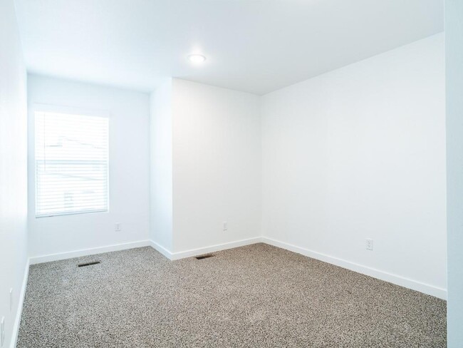 Building Photo - 881 Boardwalk Ave