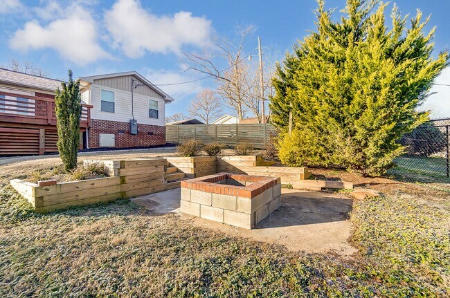 Building Photo - Beautifully Updated 4-Bed, 2.5-Bath Ranch Home in Belmont