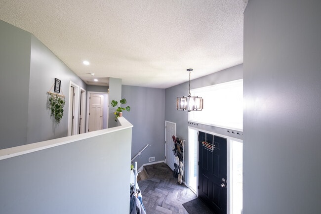 Building Photo - 15709 Chalet Ct