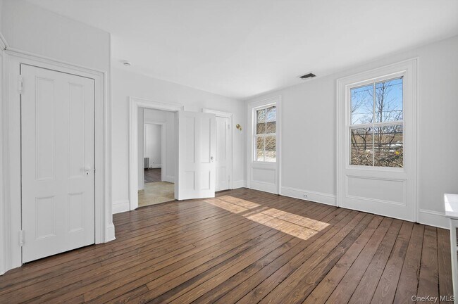 Building Photo - 4 Parkview Ter