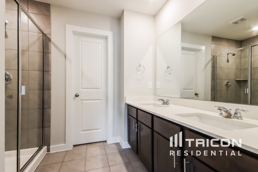 Building Photo - 22822 Terrazzo Dr