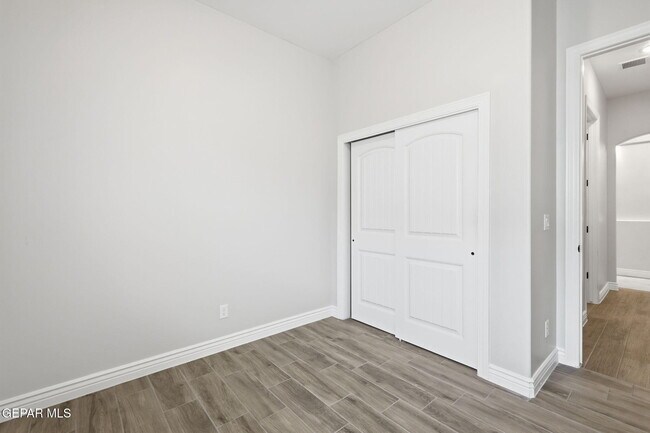 Building Photo - 219 Emerald Brass