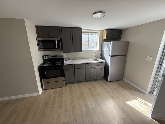 Building Photo - 104 Ball St