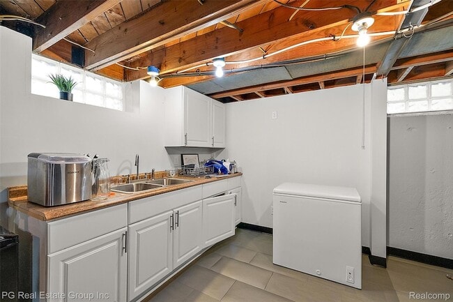 Building Photo - 4307 Cooper Ave