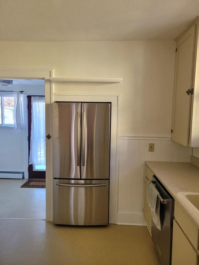 Building Photo - 2 bed 2 bath house