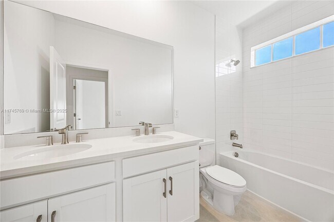 Building Photo - 3552 NW Solange Ct