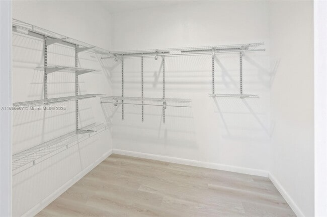 Building Photo - 746 Harriet Ave SW