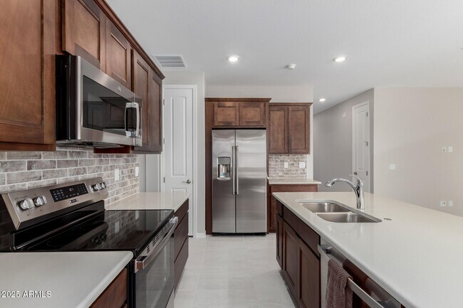 Building Photo - 24080 N 162nd Ln