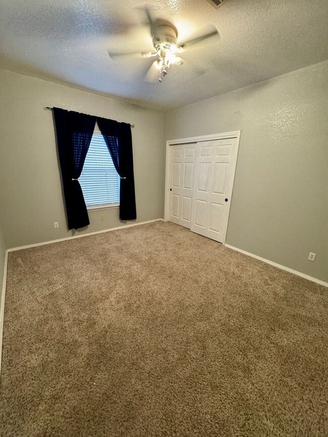 Building Photo - Beautiful golf course retreat