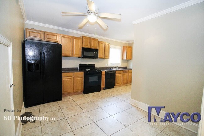 Building Photo - 656 Kirby Pl