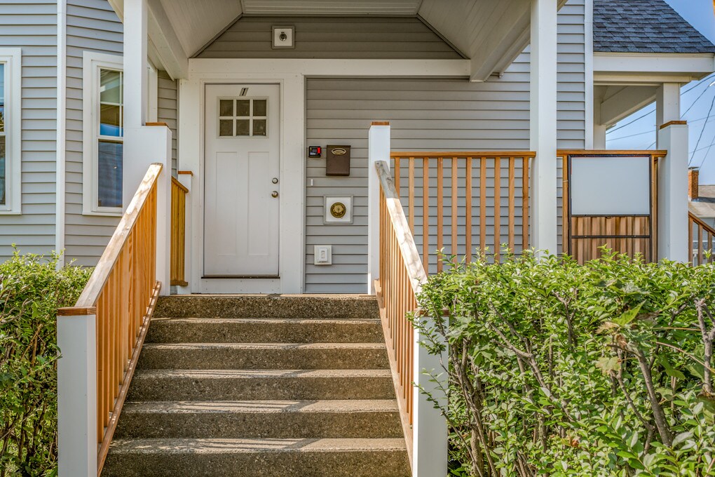 Building Photo - 249 Washington St