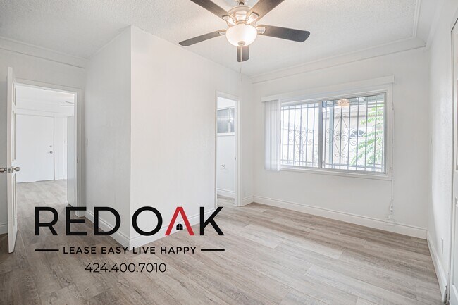 Building Photo - 13073 Pierce St