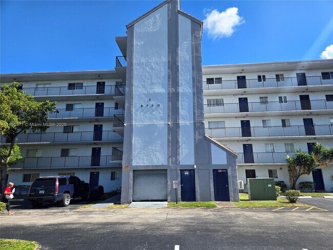 Building Photo - 8730 N Sherman Cir