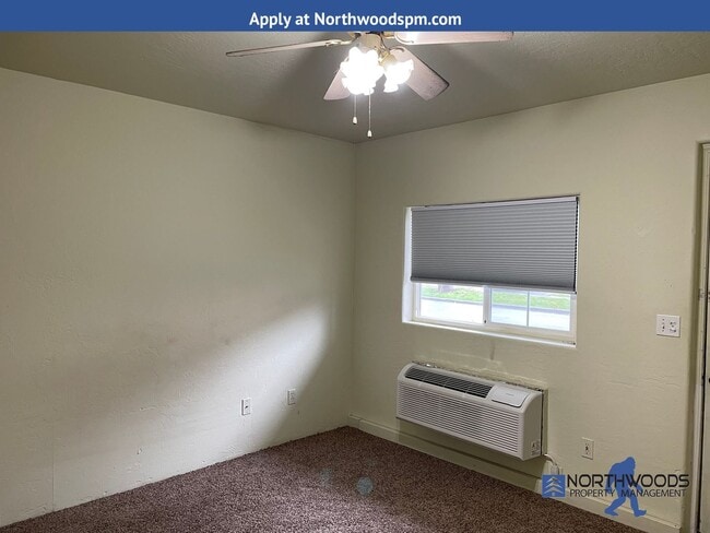 Building Photo - Cozy Studio Apartment