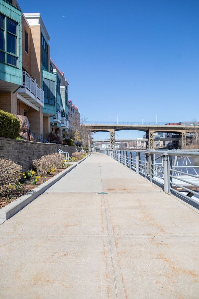 Building Photo - 225 E Michigan St