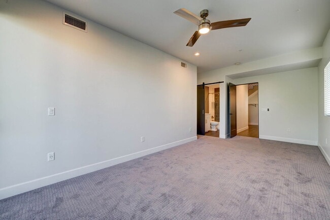 Building Photo - 504 E Roosevelt St
