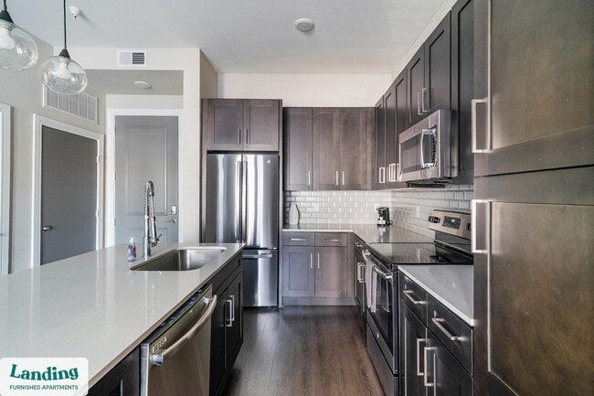 Building Photo - 1535 Canal St