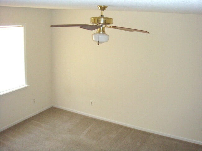 Building Photo - 1203 Baytree Rd