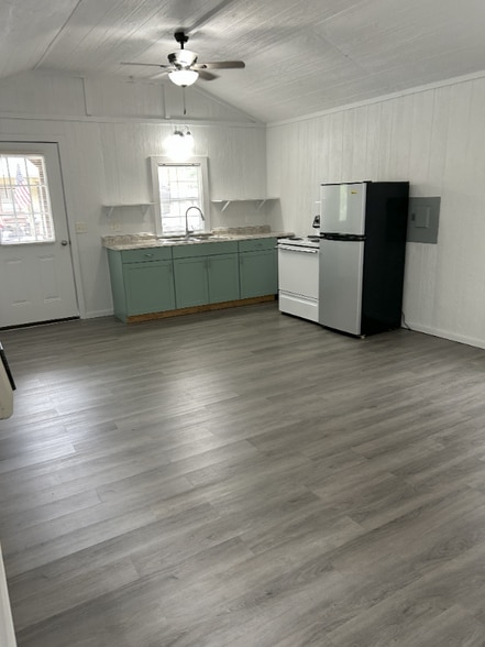 Building Photo - 129 Co Rd 909