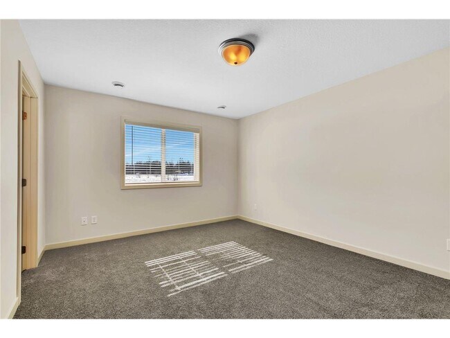 Building Photo - 4325 32nd St S