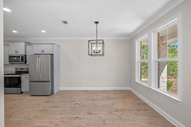 Building Photo - 1460 Pine St