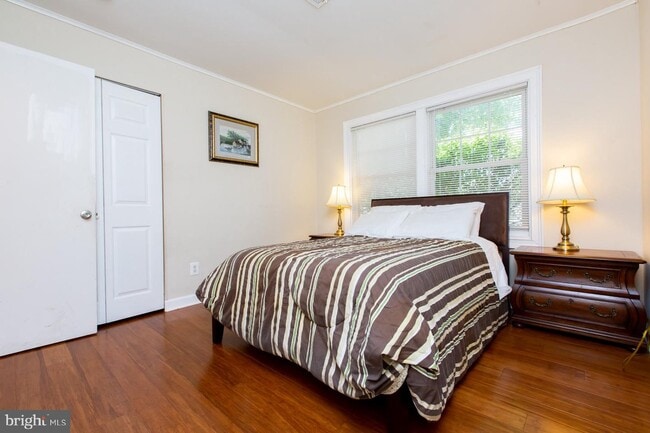 Building Photo - 303 Lincoln Ave