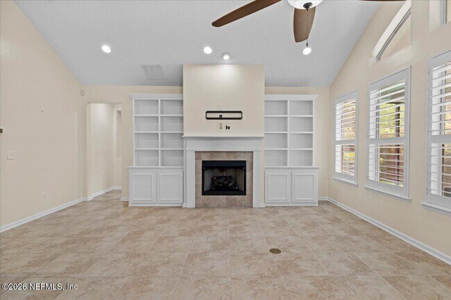 Building Photo - 1201 E Redrock Ridge Ave