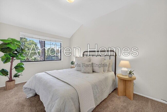Building Photo - 79 S Branciforte Ave