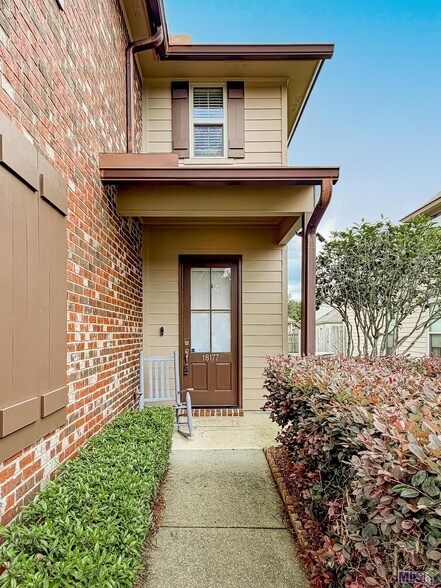 Building Photo - 18177 Pinehurst Dr