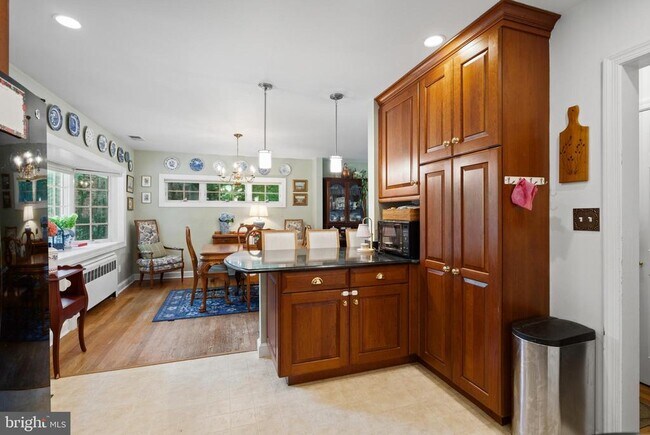 Building Photo - 5201 Brookeway Dr