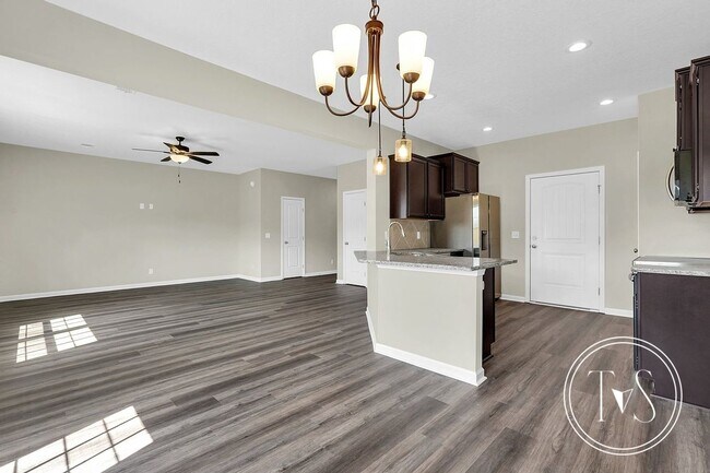Building Photo - 200 Alcove Ct