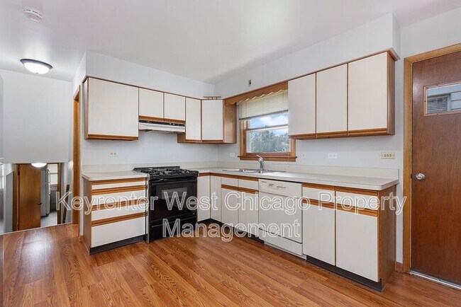 Building Photo - 4201 Prairie Ave