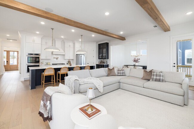 Building Photo - Now available in the highly desirable Lockwood Glen community in Franklin