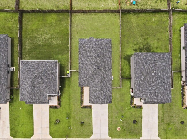 Building Photo - 40839 Hawthorne Glades St