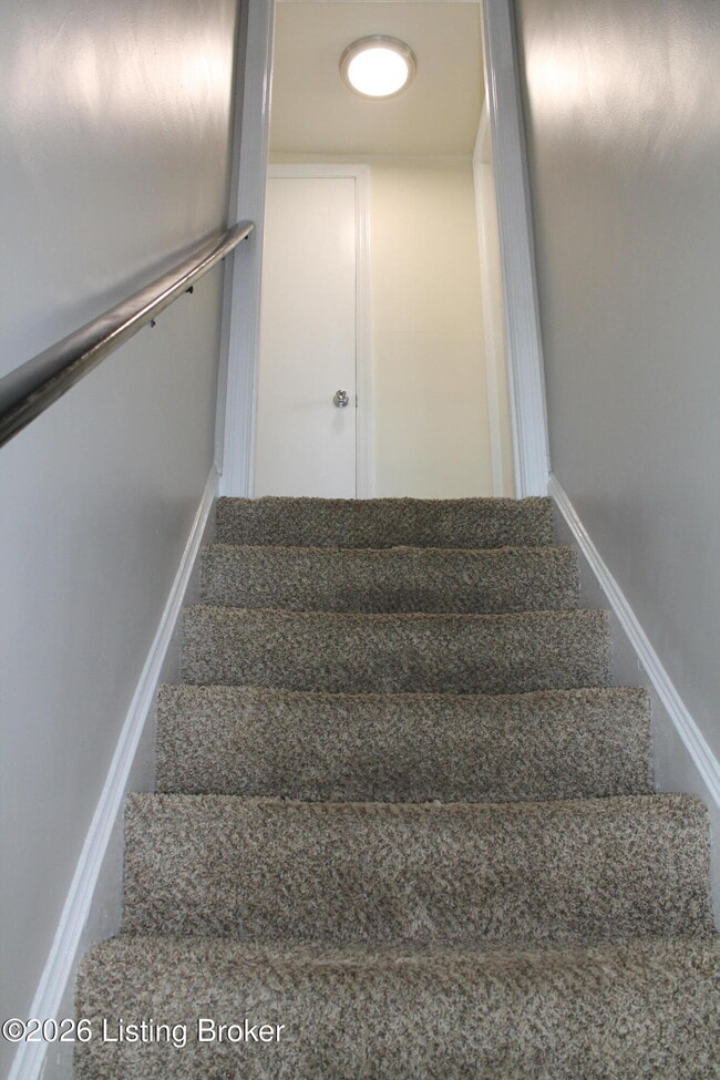 Building Photo - 528 Harris Pl