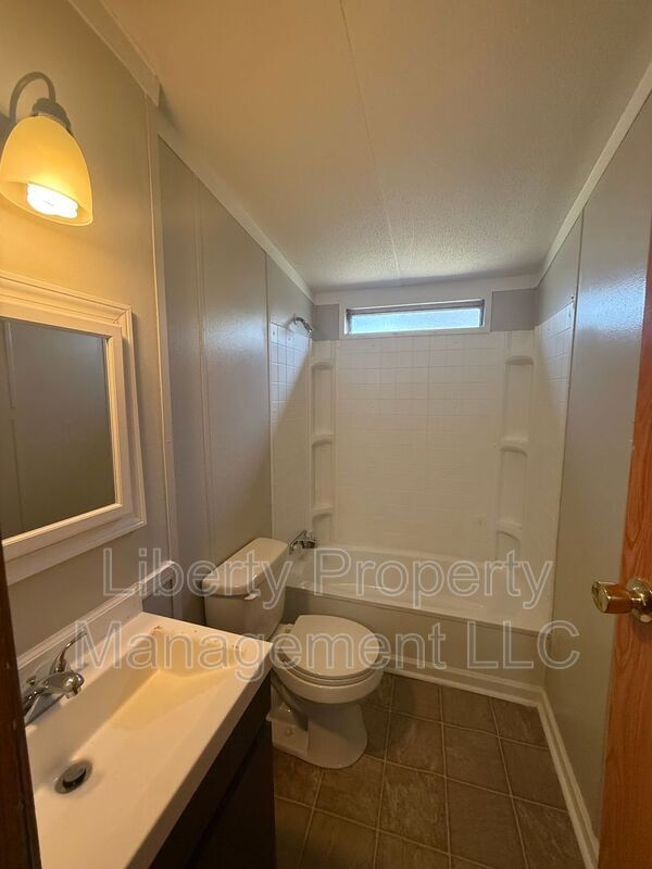 Building Photo - 21 Hill Side Lane