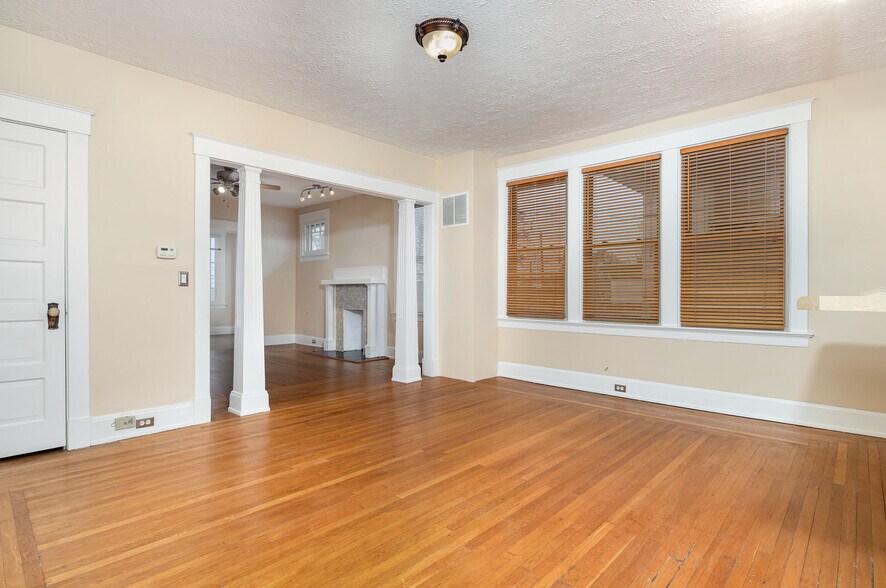 Dining Room - 5248 Montgomery Rd