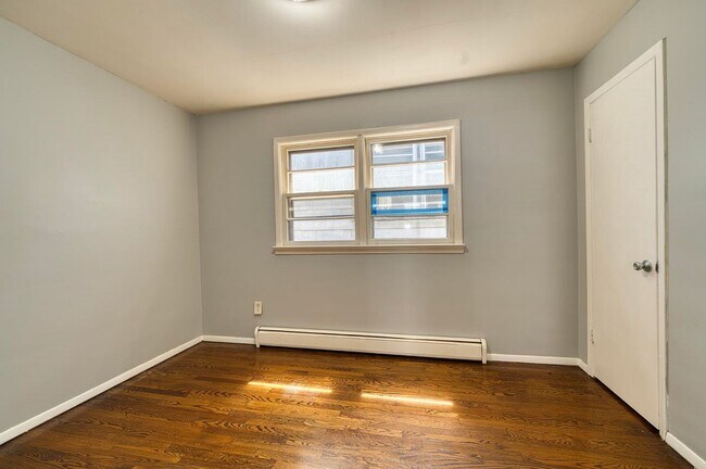 Building Photo - 125 Garfield Ave