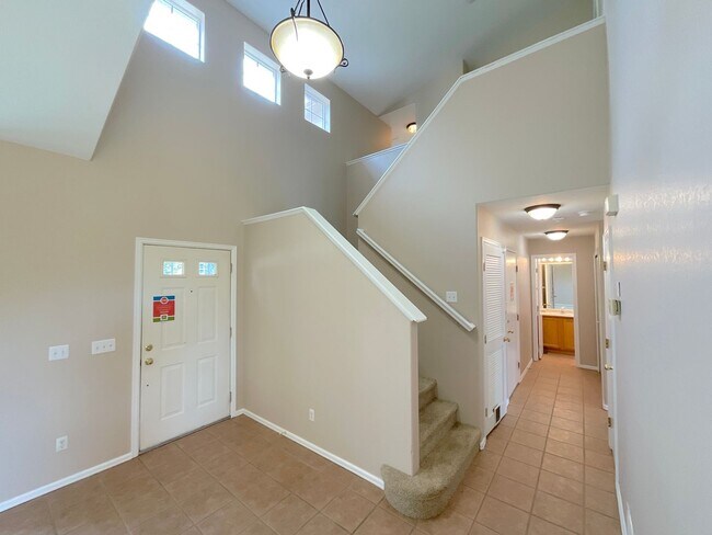 Building Photo - 4 Bedroom Home Available Near Constitution...