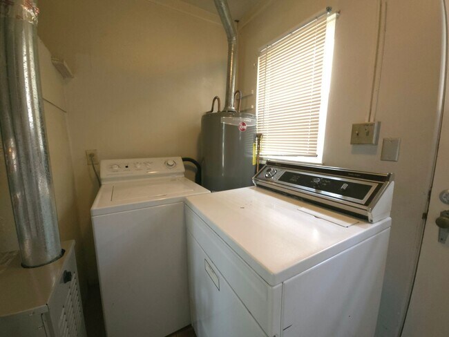 Building Photo - 896 18th St