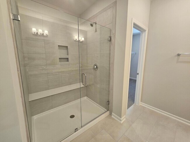 Building Photo - 3127 Armeria Dr