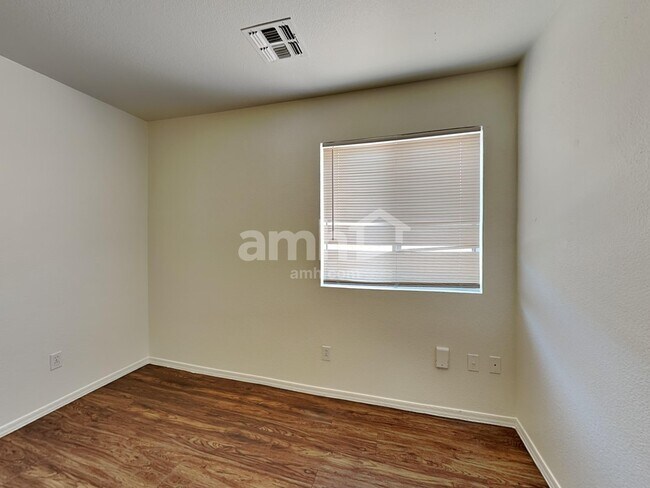 Building Photo - 16400 N Lasso Dr