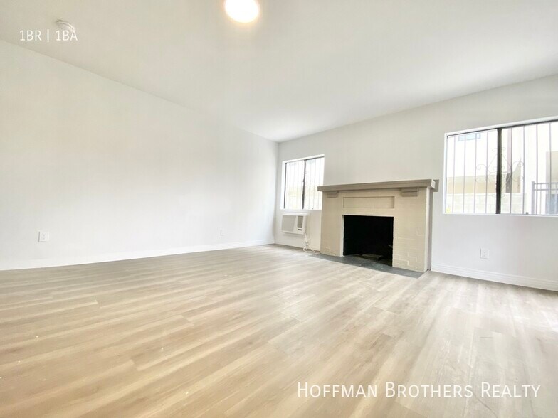 Building Photo - 1240 S Bronson Ave