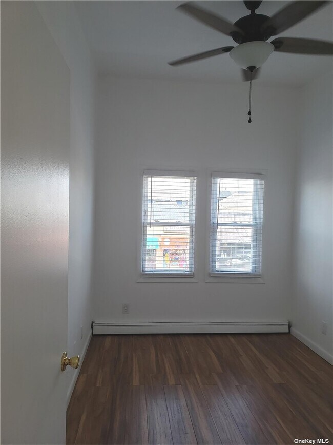 Building Photo - 958 W Beech St