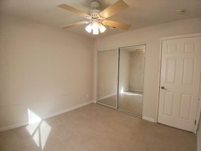 Building Photo - Charming 3-Bedroom, 2-Bath Home in Salton City