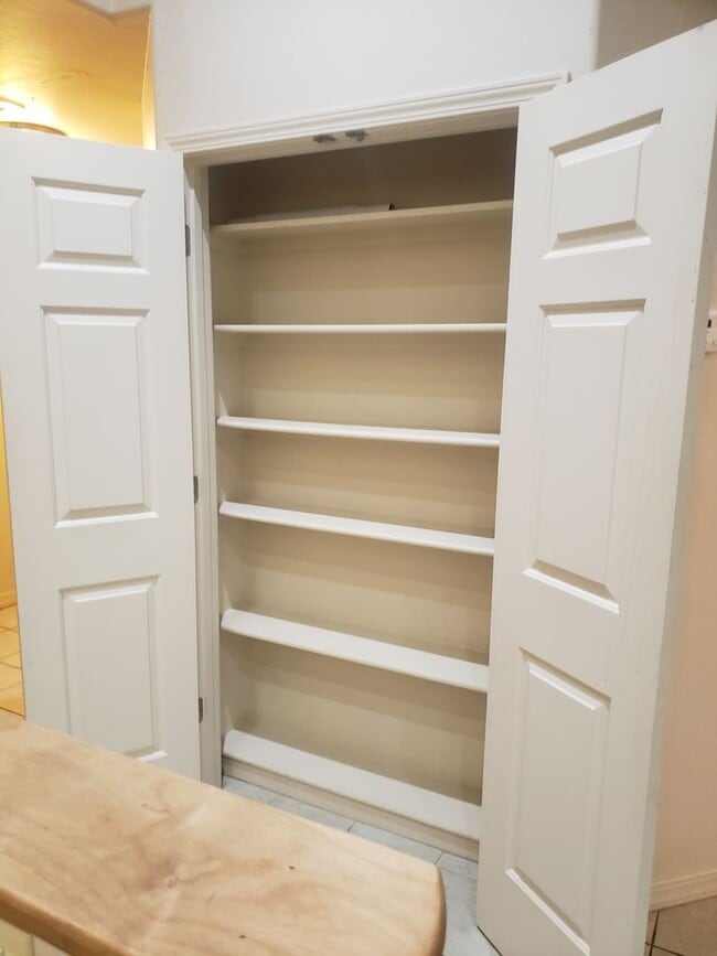 Building Photo - 2 bed / 2 bath - 2 car attached garage