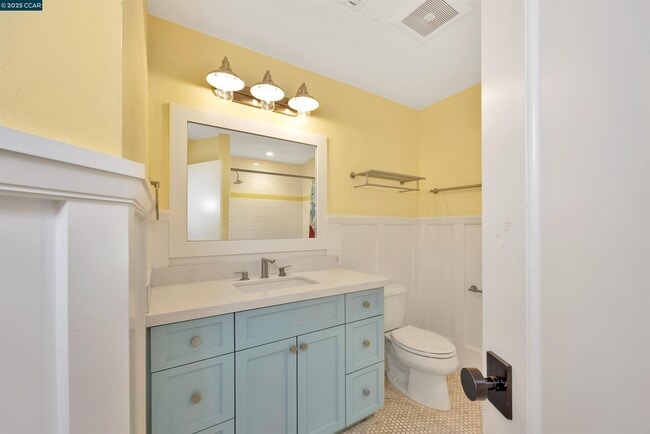 Building Photo - 772 John Way