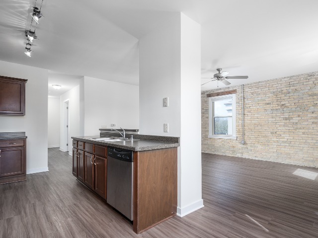 2 Bed + Den / 1 Bath - 1,500 SF- Kitchen & Living Space - Albion